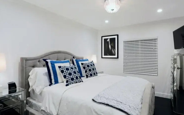 The Luxurious West Hollywood Casa