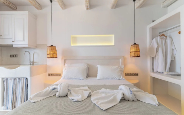 Nikos Apartments & Studios