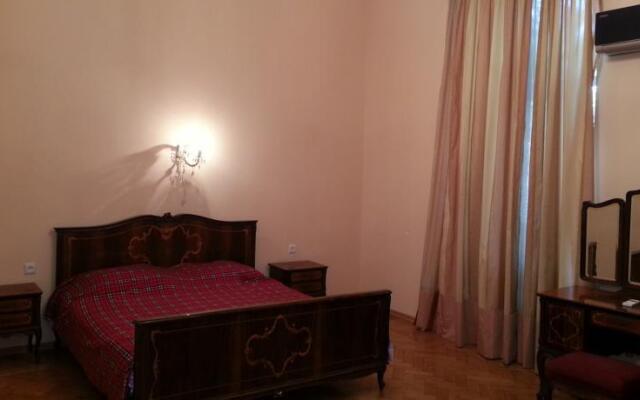 Aghmashenibili Nino Guest House