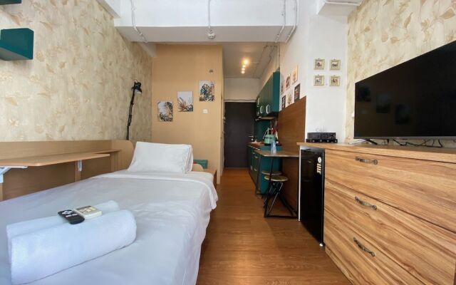 Bohemian Beauty Studio Room At Grand Asia Afrika Apartment