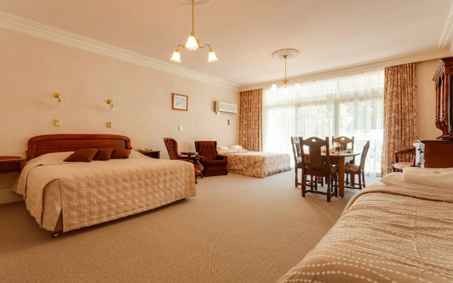 Victoria House Motor Inn