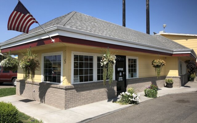 Super 8 by Wyndham Ontario