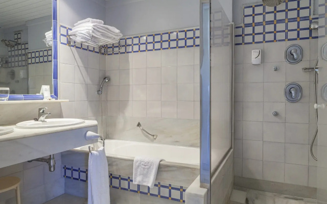 Playa De La Luz Hotel