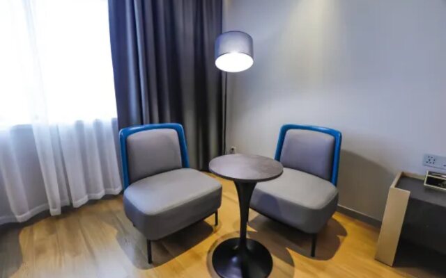 Magnotel (Ulanhot Hanshan East Street)