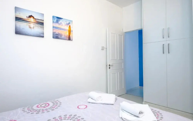 Anonymous - 2BR - 2Floors - Central