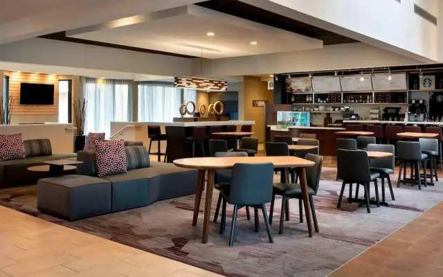 Courtyard  Chicago Naperville