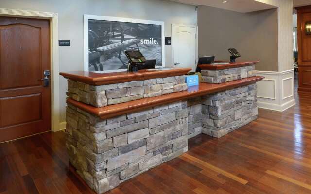 Hampton Inn & Suites Clinton - I-26