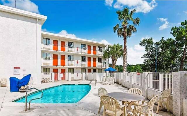 Motel 6 Mobile North