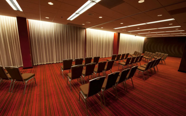 Saint Kate - The Arts Hotel