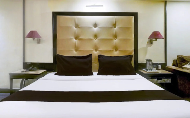 Premium Room Near Pataleshwar Temple, Pune