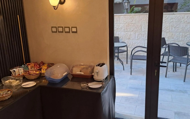 Jabal Amman Hotel (Heritage House)