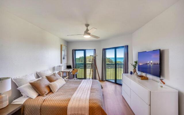 Land's End 11-203 Beach Front - Premier