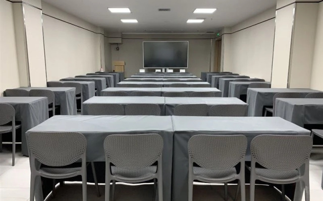 Comfort  Hotel (Urumqi Xiaoxigou Metro Station )