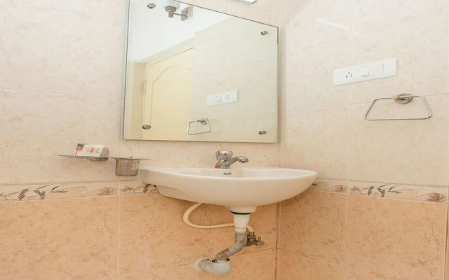 OYO 10821 Sree Balaji Residency