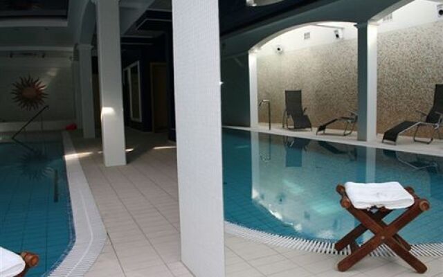 Villa Hoff Wellness & SPA Hotel