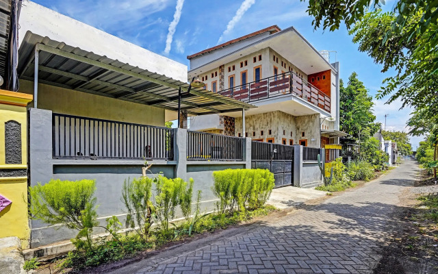 SPOT ON 91824 Rumah Kaloka Syariah