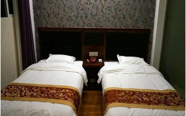 Zhongxiang Tianyue Business Hotel