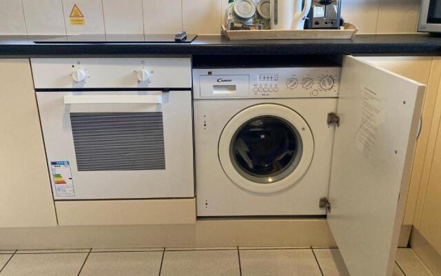 CV225AA Ground-Floor Flat Near Rugby School Self Check-in