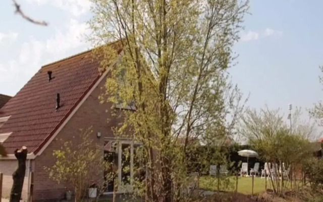 Appealing Bungalow With Garden