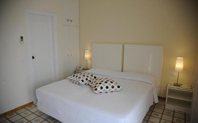 Via Capo Rooms