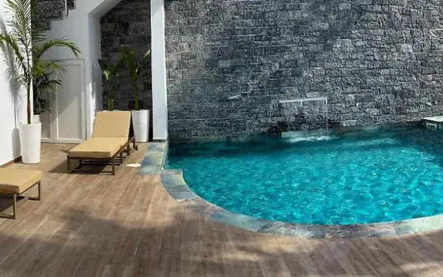 Beach Walk Luxury Suites