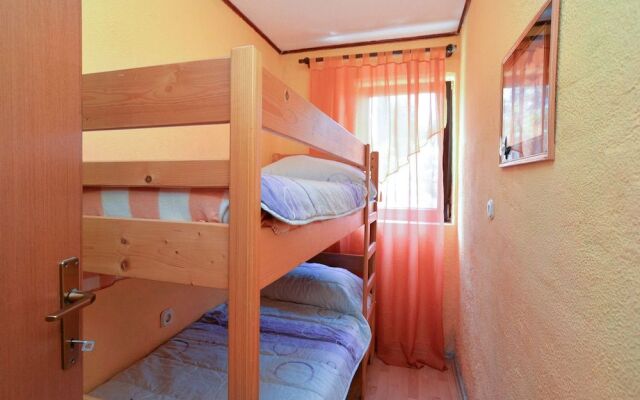 Apartment 498