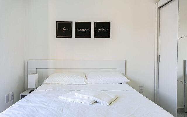 Apto amplo e moderno no Santinho VER102