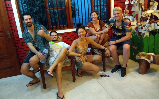 Hitchhike Backpackers