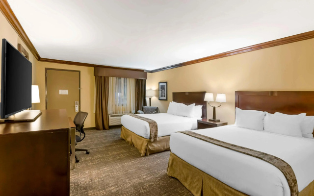 Best Western Plus Raton Hotel - фото 3