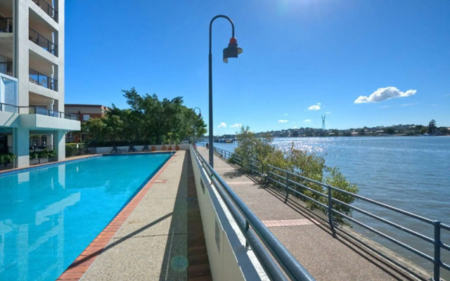 Goldsborough Place Apartments