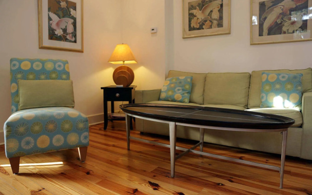 Hibiscus Coffee & Guesthouse