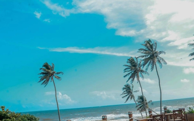 Oceanfront Galle Apartment L4-10