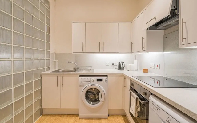 2 Bed Grassmarket Apartment