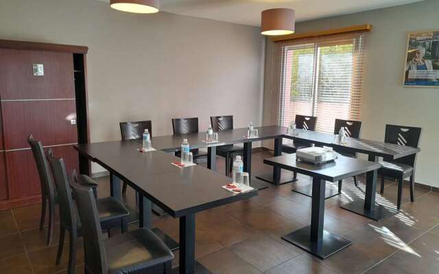 Brit Hotel Confort Montauban