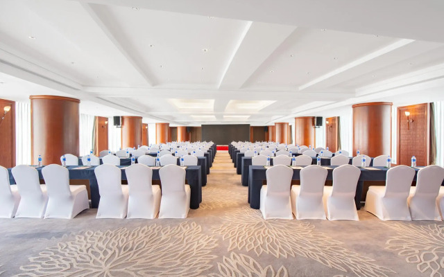 Crowne Plaza Zhuhai City Center by IHG