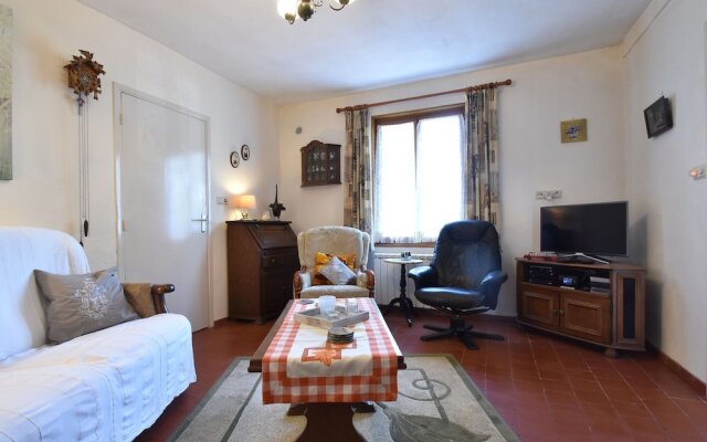 Farmhouse in Fours With Courtyard, Terrace, Fenced Garden