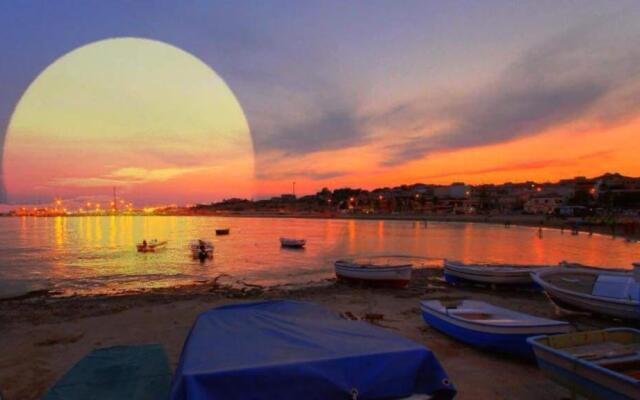 a Pozzallo vicino al mare