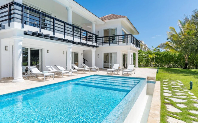 Lake View Villa