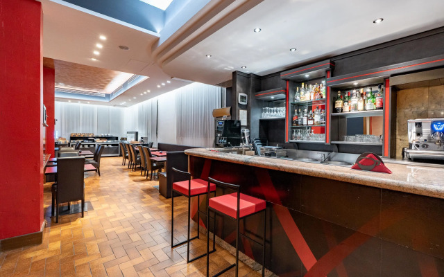 Jet Hotel, Sure Hotel Collection by Best Western