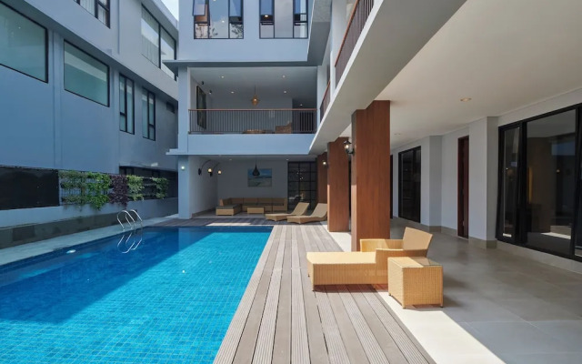 Atsuka Hill View 8BR Vila with Private Heated Pool