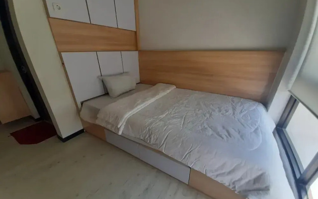 OYO Life 93289 Jelita Residence 2