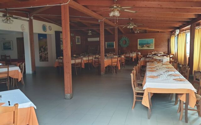 Hotel Club Mezzaluna