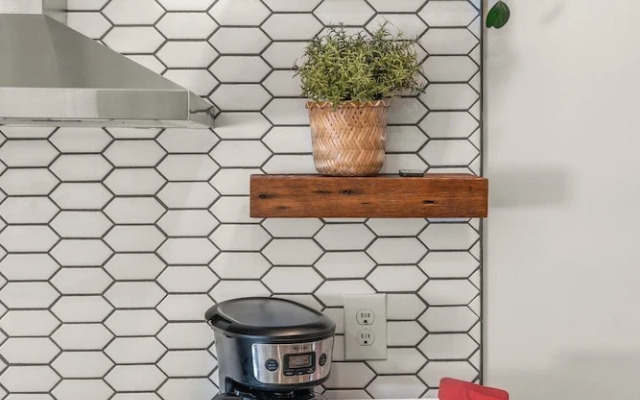 Stylish Near Stadiums & Nightlife Game Room