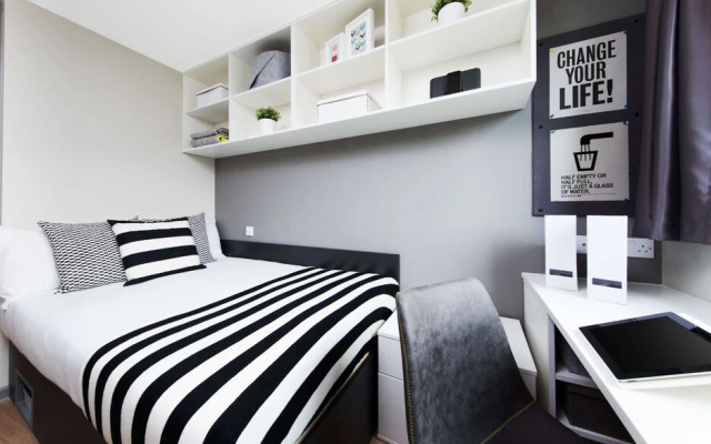 Modern Student-Only Ensuite Rooms in Central Portsmouth