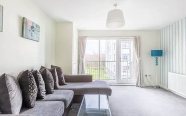 Modern 2 Bedroom Property in Stylish Complex