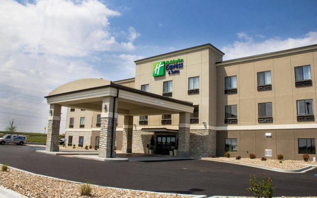 Holiday Inn Express & Suites Sikeston Southwest by IHG