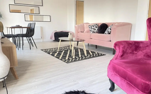 Quartz Apartment in Cambridge