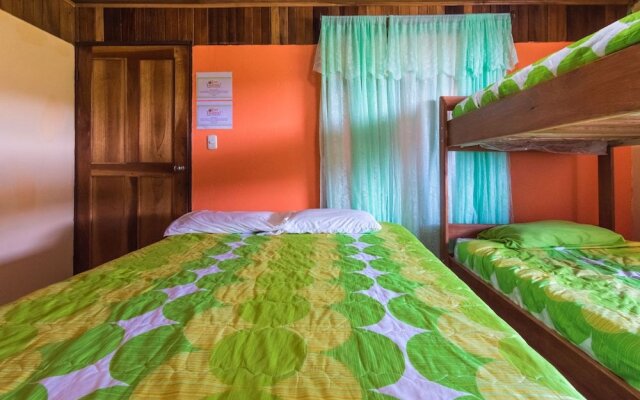 Que Tuanis Hostel Monteverde
