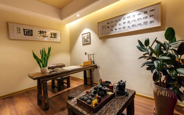 Oriental Platonic Inn