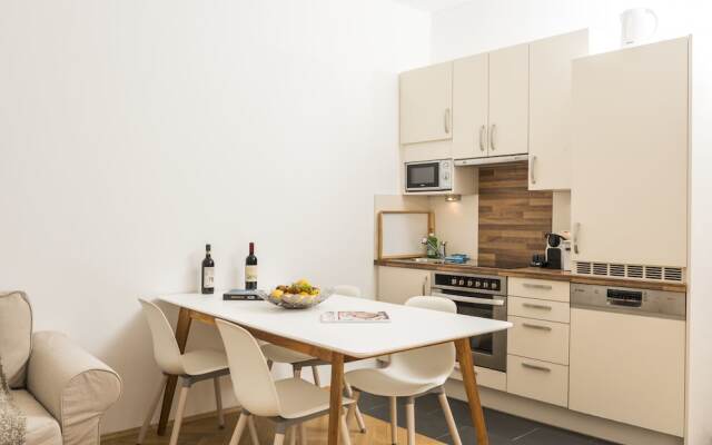 Garden Lounge Satzberg by Welcome2Vienna